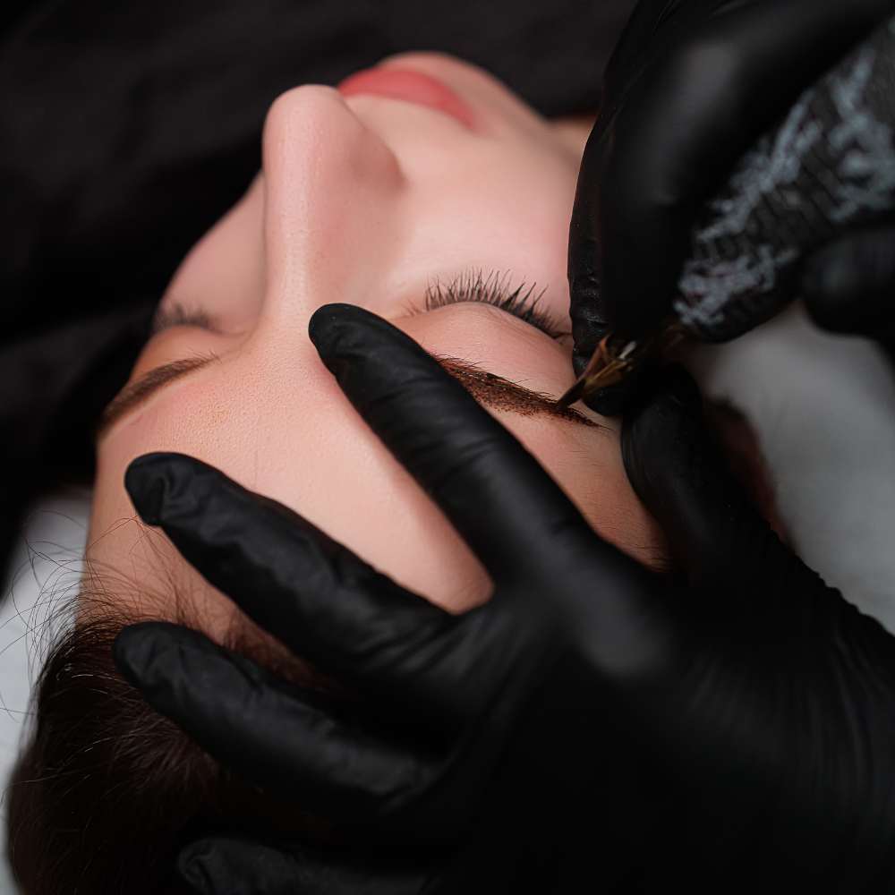 Permanent Make up Behandlung an den Augenbrauen